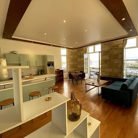 - Le Saugeron - Appartement Blaye Buitenkant foto