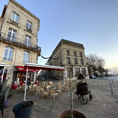 - Le Saugeron - Appartement Blaye Buitenkant foto